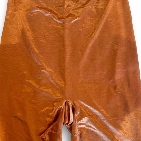 Skims NWT Barely There Mid Thigh Short 3x - Picture 3 of 6